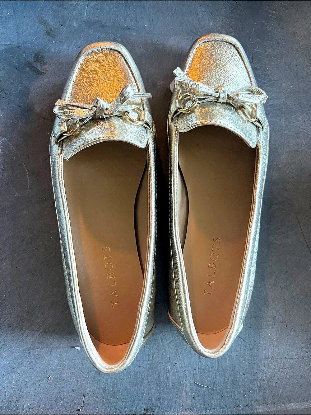 Size 8 Talbots Metallic Bow Loafers in Silver
